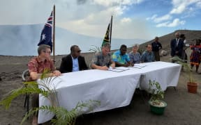 Senior ministers from Australia and Vanuatu initialled the Nakamal Agreement at the top of Mount Yasur. (ABC News: Lillyrose Welwel)