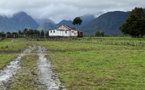 Waiho Flat is home to a mix of five large traditional mixed and dairy farms, has about 80 residents and about 40 rural-residential lifestyle properties and businesses serving the wider Franz Josef tourist economy.