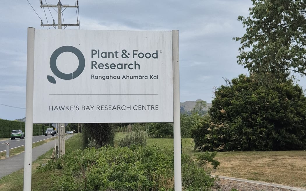 Plant and Food Research is a Crown Research Institute. Country Life heads inside to learn about their pipfruit breeding programme.