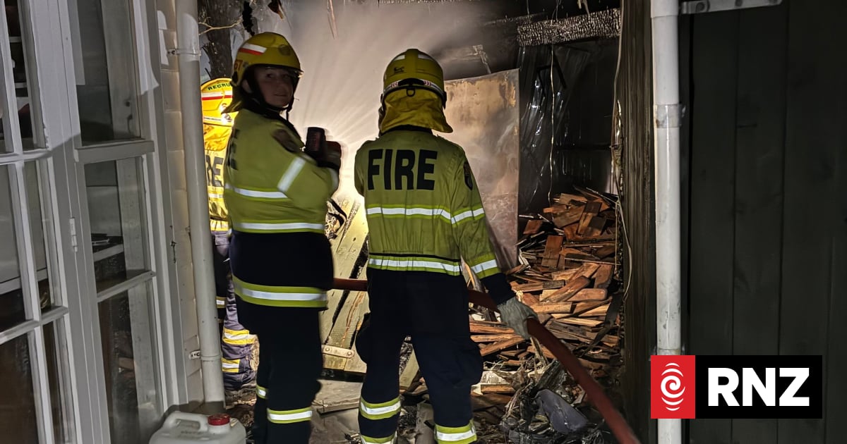 Blaze at cafe next to New Zealand's oldest building 'suspicious', FENZ says