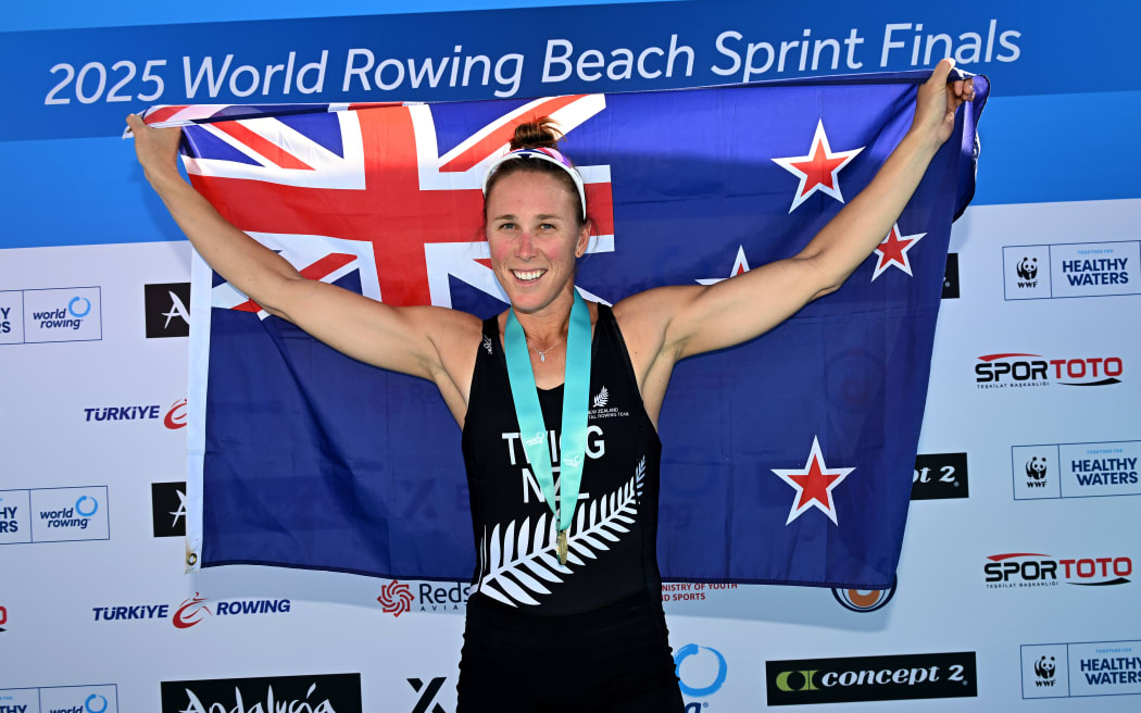 New Zealand's Emma Twigg wins gold in the Women's Solo event at the World Beach Sprint Championships in Turkey 2025.
