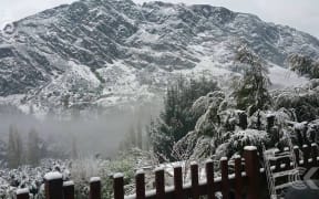 Snow falls on central Otago and more is on its way