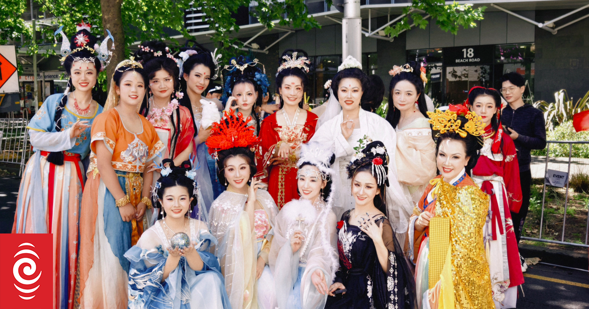 汉服与旗袍：中华传统服饰成为新西兰的亮丽风景线| RNZ News