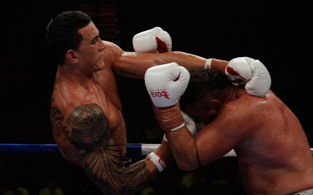 Sonny Bill Williams v Scott Lewis, Boxing, Gold Coast, Australia. 29 January 2011.