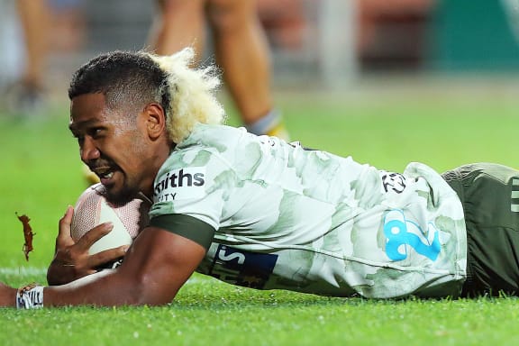 Folau Fakatava scores a try for the Highlanders