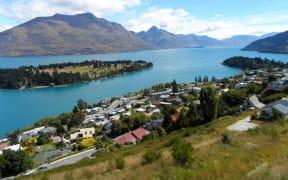 Lake Wakatipu changed colour after the slip.