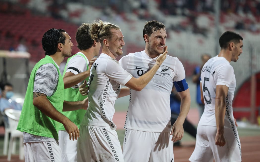 Niko Kirwan celebrates his goal with Chris Wood. Bahrain 2021.