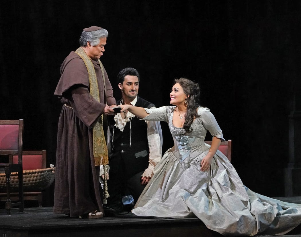 A scene from Roméo et Juliette at the Metropolitan Opera