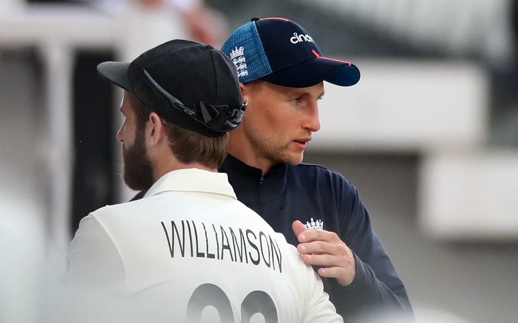 Joe Root and Kane Williamson at the end of the game 
New Zealand BlackCaps v England, Day5 of the 1st Test at Lordâs, London, England on Sunday 6th June 2021.
New Zealand in England Cricket Test Series.
Copyright photo: Matthew Impey / www.photosport.nz