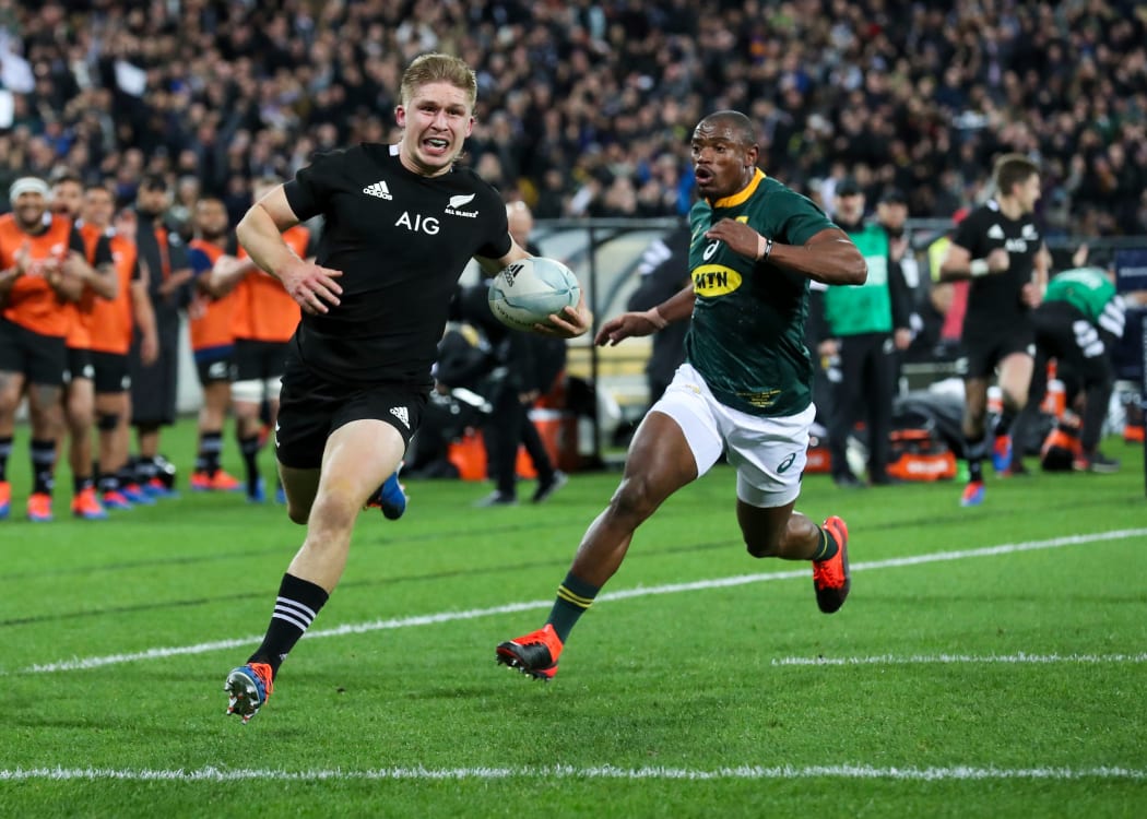 Jack Goodhue scores a try in All Blacks v South Africa test in the Rugby Championship, Westpac Stadium.