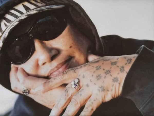 Ladi6's 2025 album Le Vā is dedicated to the spirit of her beloved mother Fuarosa, who died in 2020.