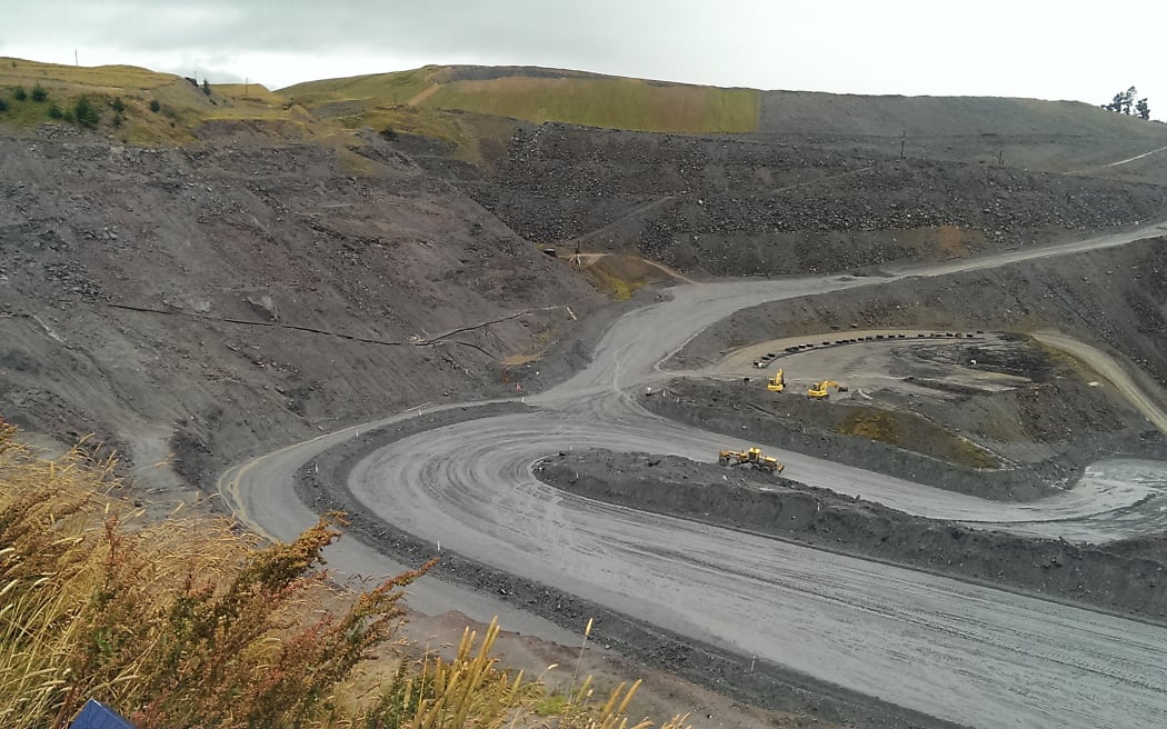 190214. Photo Ian Tefler / RNZ. Macraes mine. Macraes open pit.