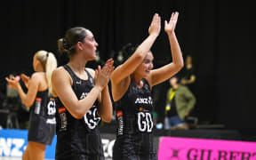 Amelia Walmsley and Parris Mason of the Silver Ferns.