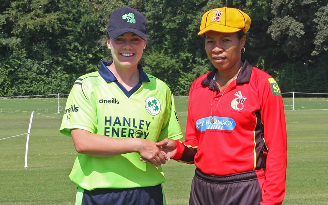 Kaia Arua (R) captained the Lewas in the absence of Pauke Siaka.