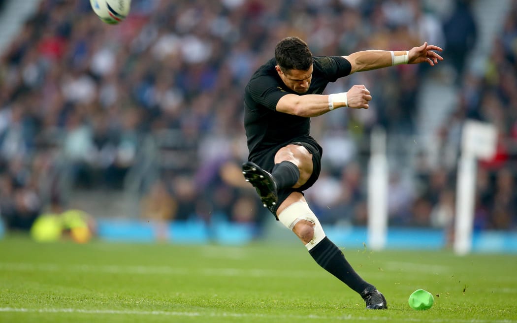 All Blacks' Dan Carter kicks a goal during 2015 Rugby World Cup final.