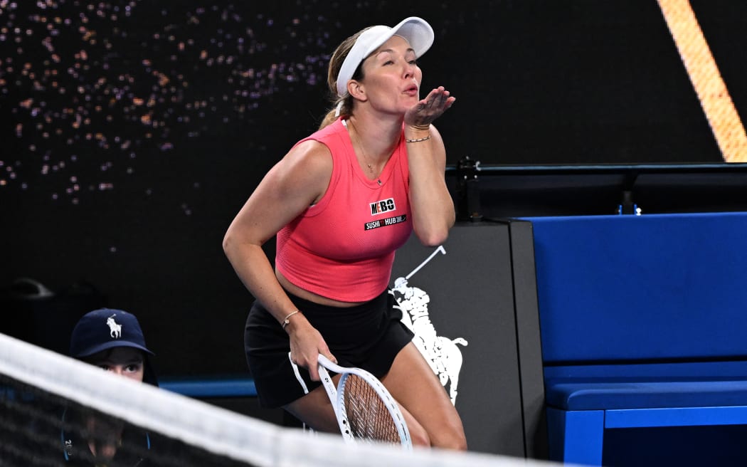 USA's Danielle Collins celebrates victory over Australia's Destanee Aiava after their women's singles match on day five of the Australian Open tennis tournament in Melbourne on January 16, 2025. (Photo by WILLIAM WEST / AFP) / -- IMAGE RESTRICTED TO EDITORIAL USE - STRICTLY NO COMMERCIAL USE --