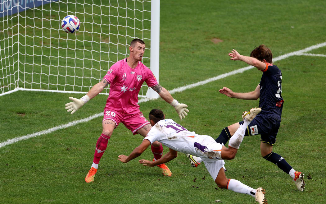 Phoenix keeper Oli Sail