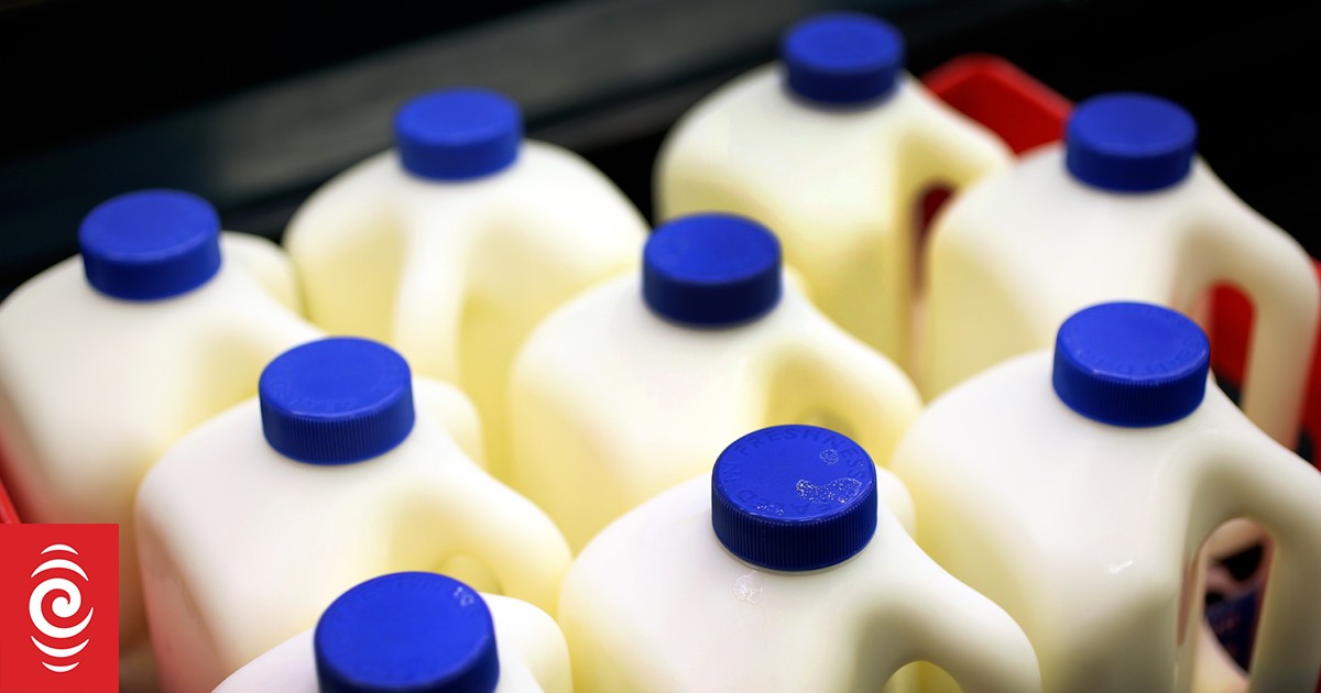 Fonterra lowers milk price forecast amid strong supply