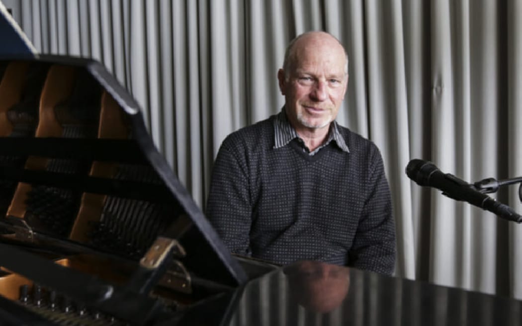 Michael Houstoun