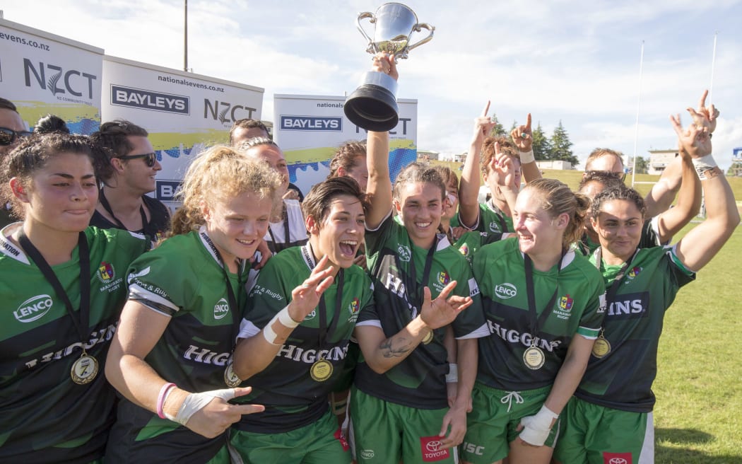 Manawatu celebrate with the national sevens trophy. January, 2016.