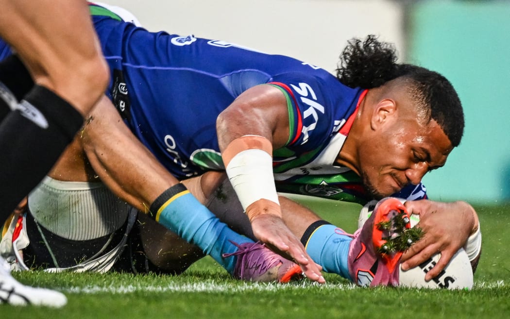 Leka Halasima of the Warriors scores a try, NZ Warriors v Gold Coast Titans.