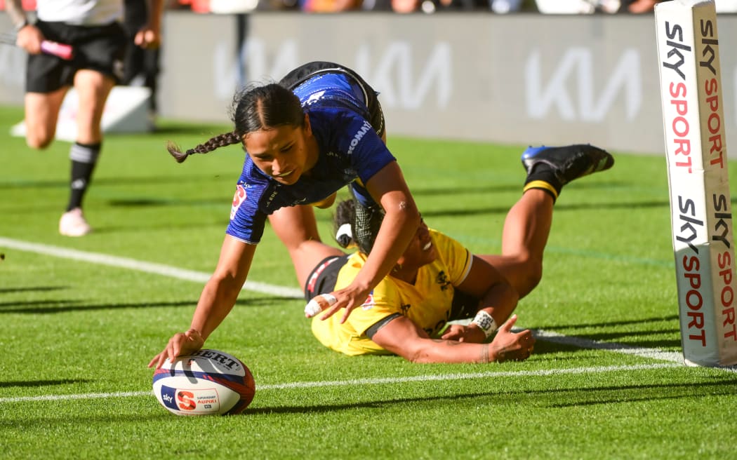 Braxton Sorensen-McGee of the Blues scores a try, 2025.