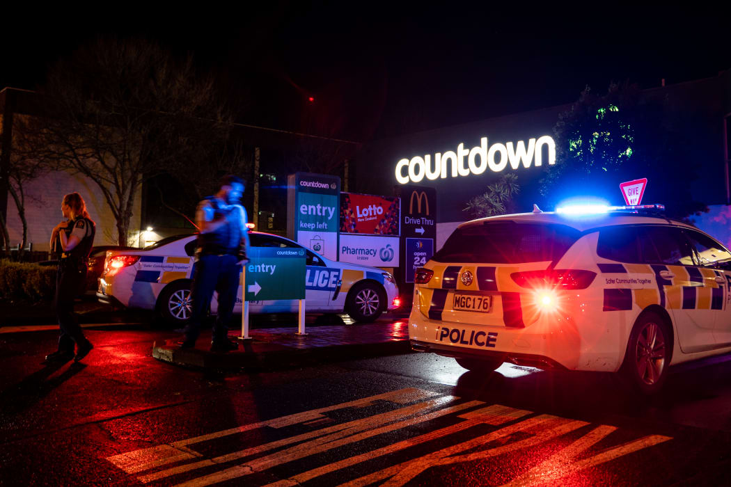 Police block traffic from entering Countdown Greenlane.