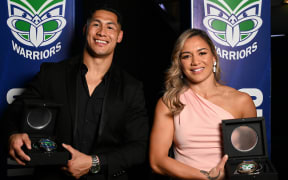 Simon Mannering Medal winner Roger Tuivasa-Sheck and Harvey Norman NRLW Player of the Year Award winner Apii Nicholls. One New Zealand Warriors 2025 Awards Evening.