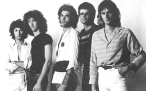 Dragon in 1977. Left to right, Kerry Jacobson, Robert Taylor, Marc Hunter, Todd Hunter, Paul Hewson