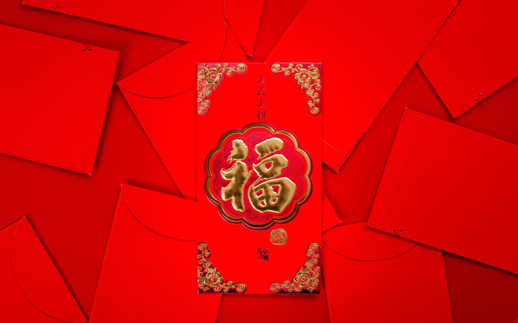 red envelops