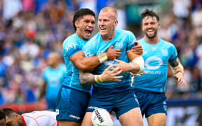 Mitchell Barnett (C).