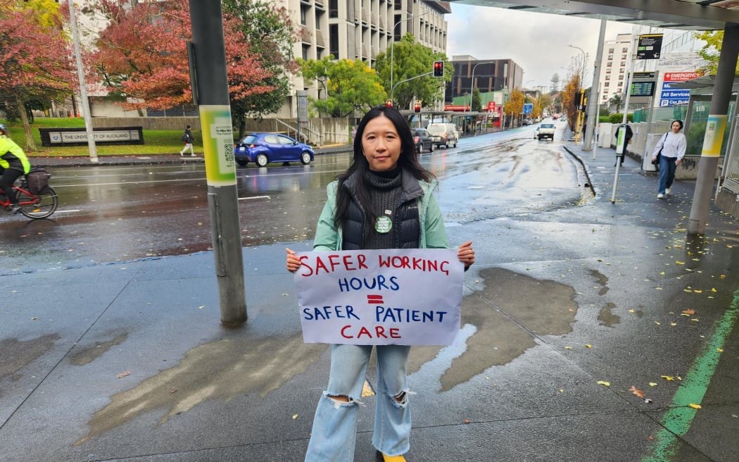 Picketer at Auckland Hospital, 16 May 2024