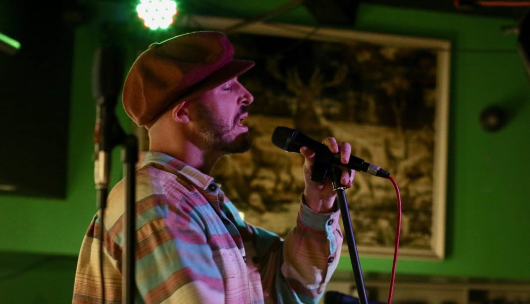 Tom Scott/Avantdale Bowling Club playing Meow