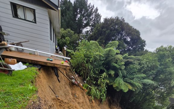 Stokes Valley painter Aaron Pahl says he shouted to his children to get to safety when a large slip fell away from the base of his home - leaving the house uninhabitable -on Monday morning.