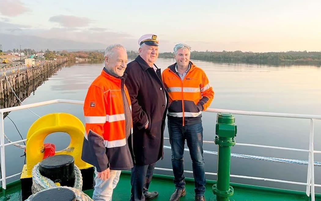 image of Westland Mineral Sands chair Duncan Harie, Resources Minister Shane Jones and WMS managing director Ray Mudgway aboard the Manahau in Westport