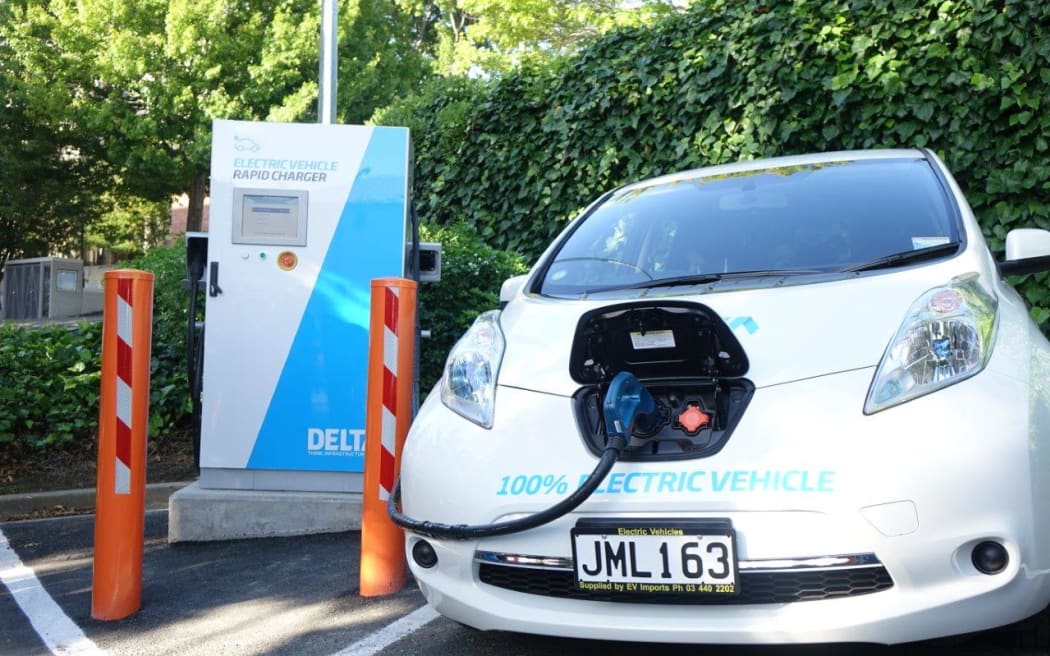 A car charges at a Dunedin charging station.