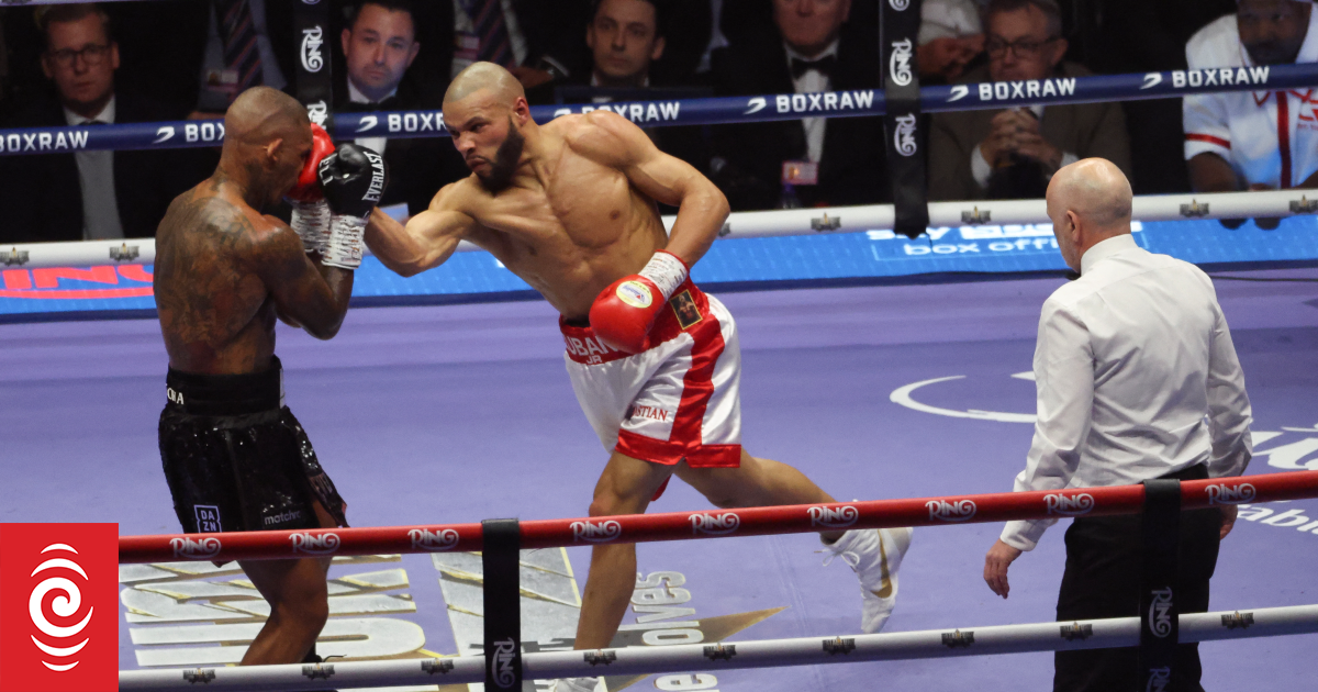 Boxing: Chris Eubank Jr hands Conor Benn first professional career defeat |  RNZ News