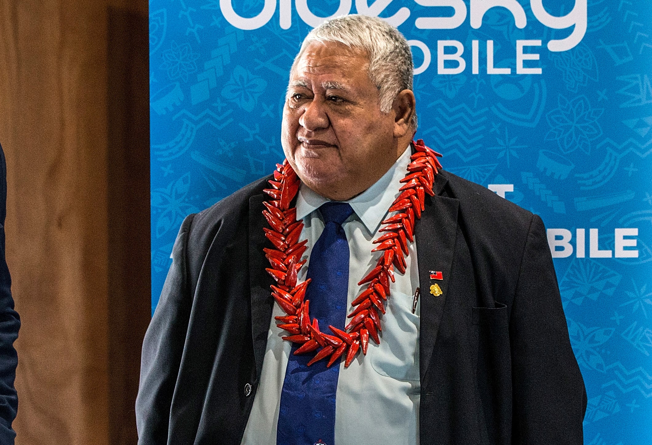 Sir Michael Jones and Samoa Prime Minister Tuilaepa Sailele Malielegaoi in 2017.