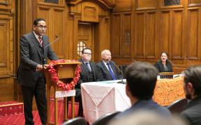 The Commonwealth Parliamentary Association secretary-general Akbar Khan speaks ahead of a CPA lecture by Sir Don McKinnon at the New Zealand parliament, 2 May 2017.