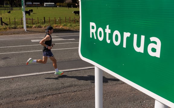 Michael Voss on his way to winning the 2022 Rotorua Marathon.