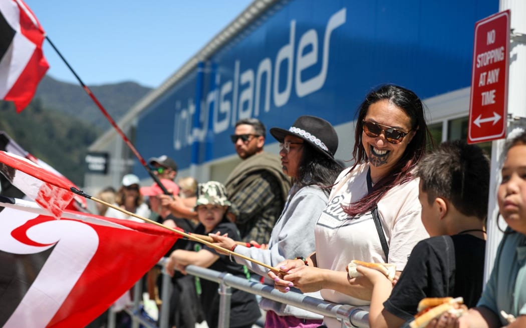Souther hikoi sails from Picton