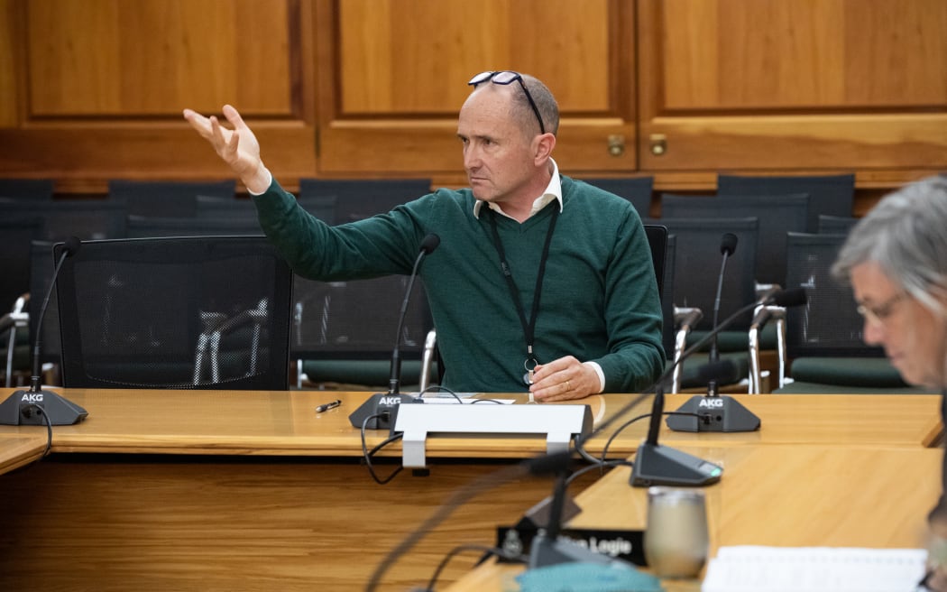 Journalist Phil Smith, from RNZ's The House makes a submission to Parliament's Standing Orders Committee.