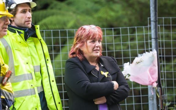 Underviewer Greg Duncan, Senior Project Manager Lloyd Steward and Family Reference Group Chair Anna Osborne.