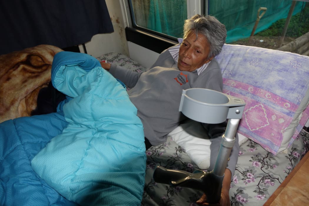 Maureen is living in a bud, having had a hip replacement just two weeks ago.