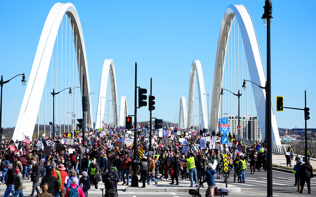 Anti-Trump rallies pop up in thousands of US cities for 'No Kings ...
