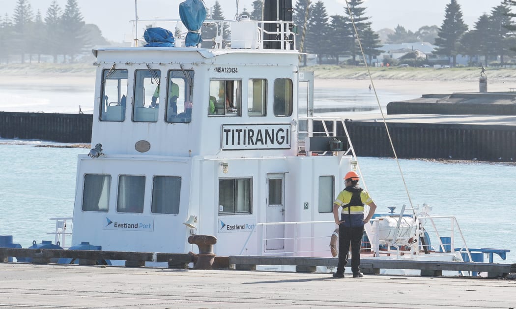Port - African Pelican logship