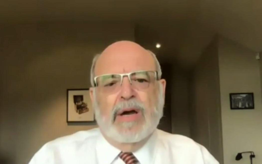Science advisor Sir Peter Gluckman addresses Parliament's Epidemic Response Committee.
