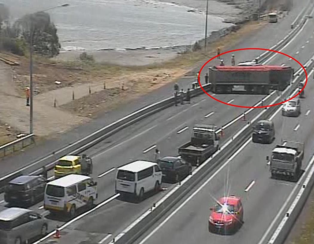 All northbound lanes are blocked.