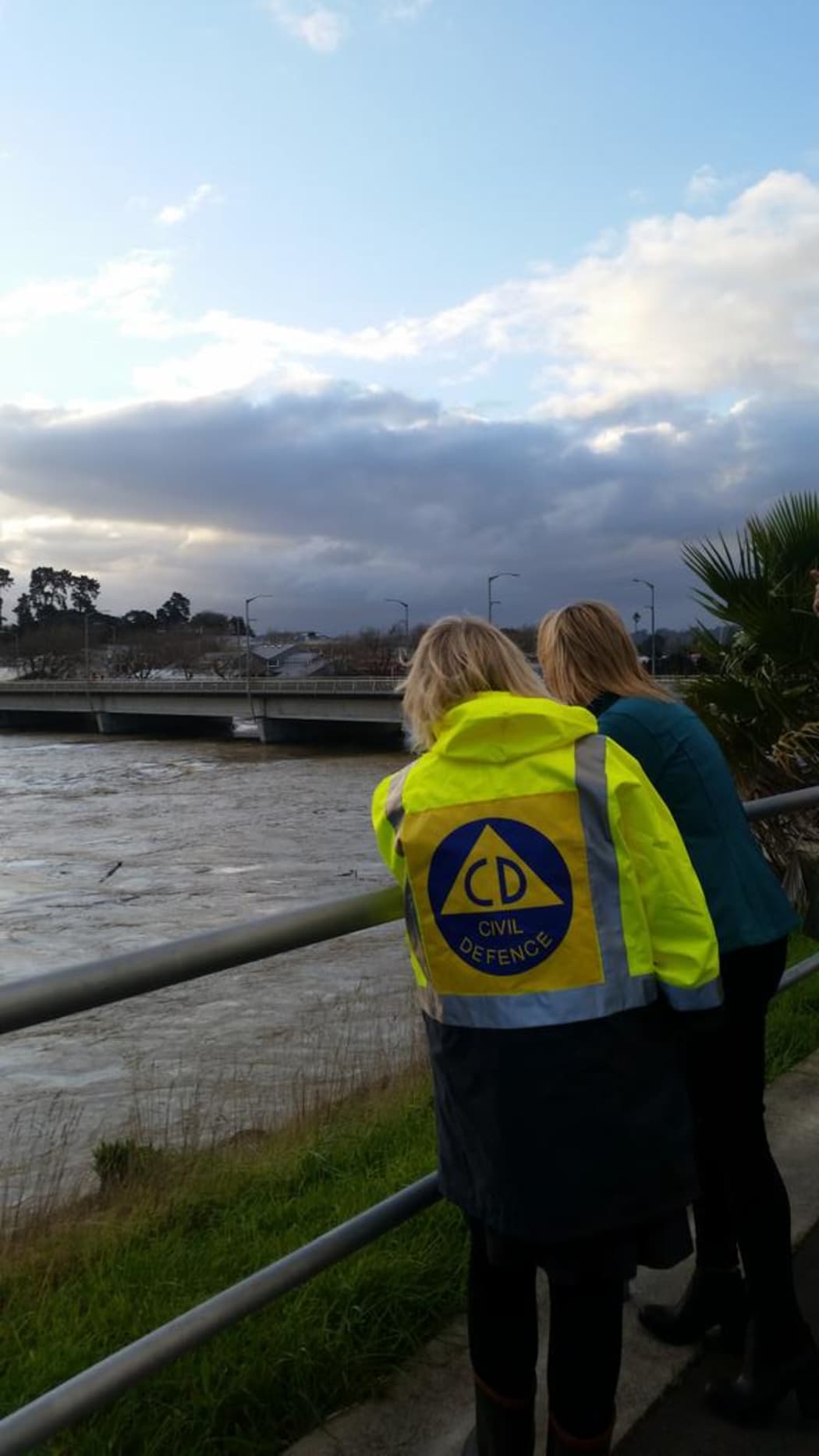 Civil Defence Minister Nikki Kaye and Whanganui Mayor Annette Main by the still very swollen Whanganui River.