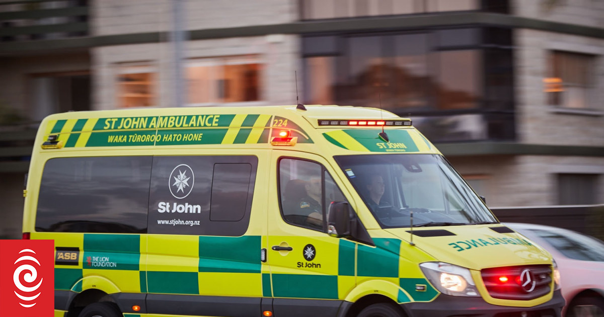 People seriously injured in multi-vehicle Canterbury crash | RNZ News